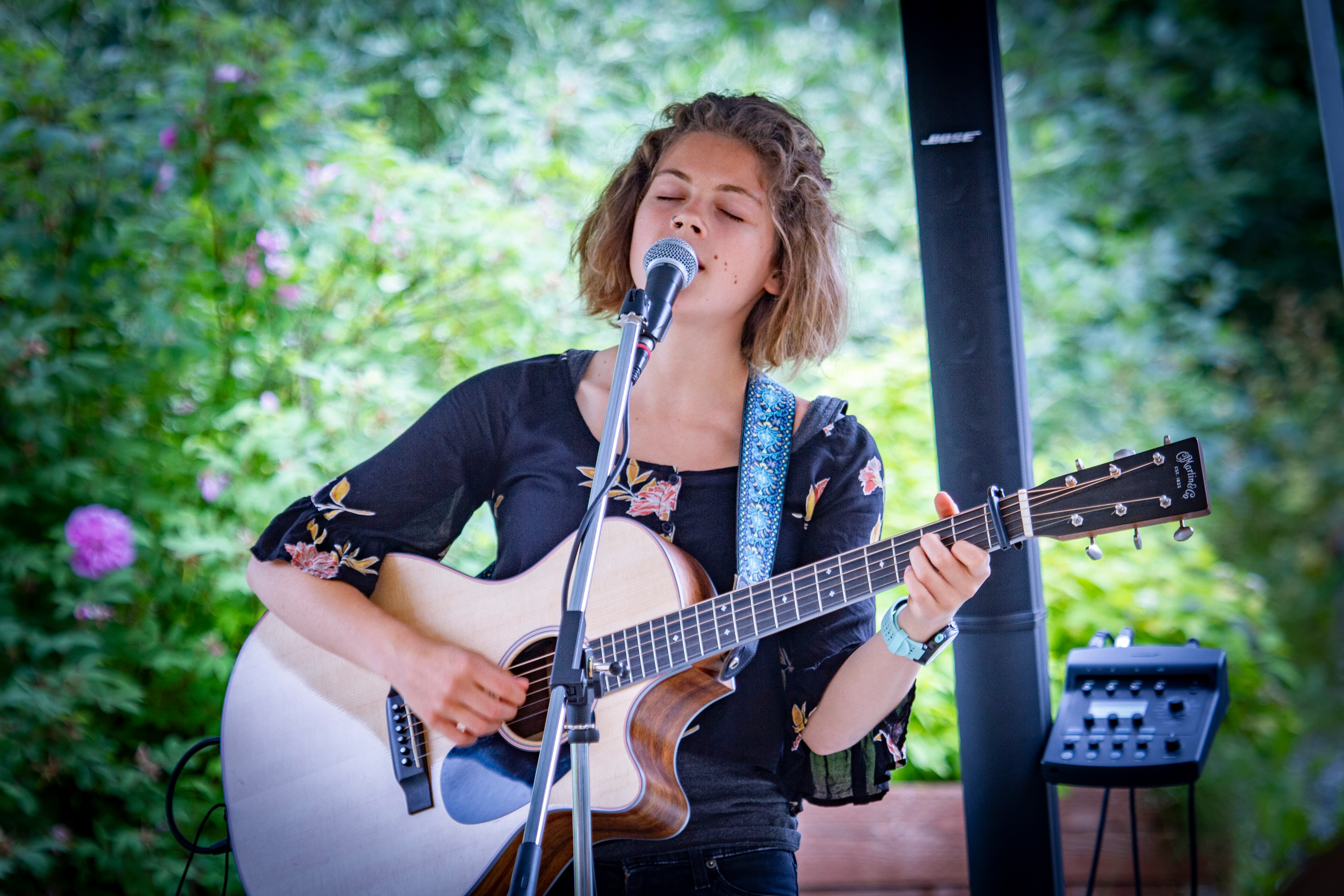 Juli and Jeff's Alaska summer wedding — pre-ceremony preparation with family